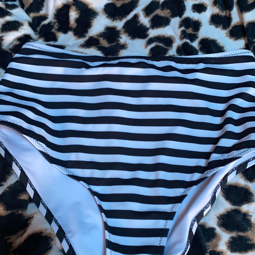 Cup she medium high wasted bikini bottoms